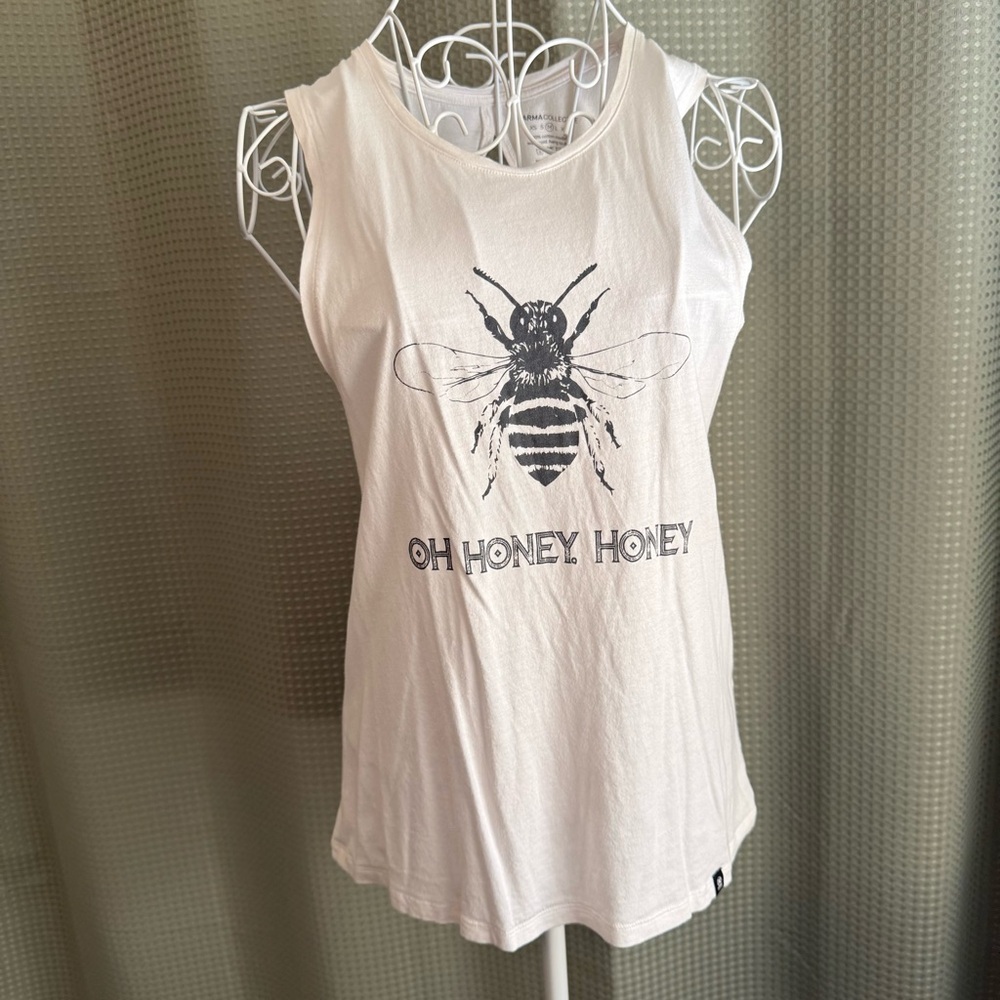 White Sleeveless Graphic Yoga Tank Top Relaxed Fit